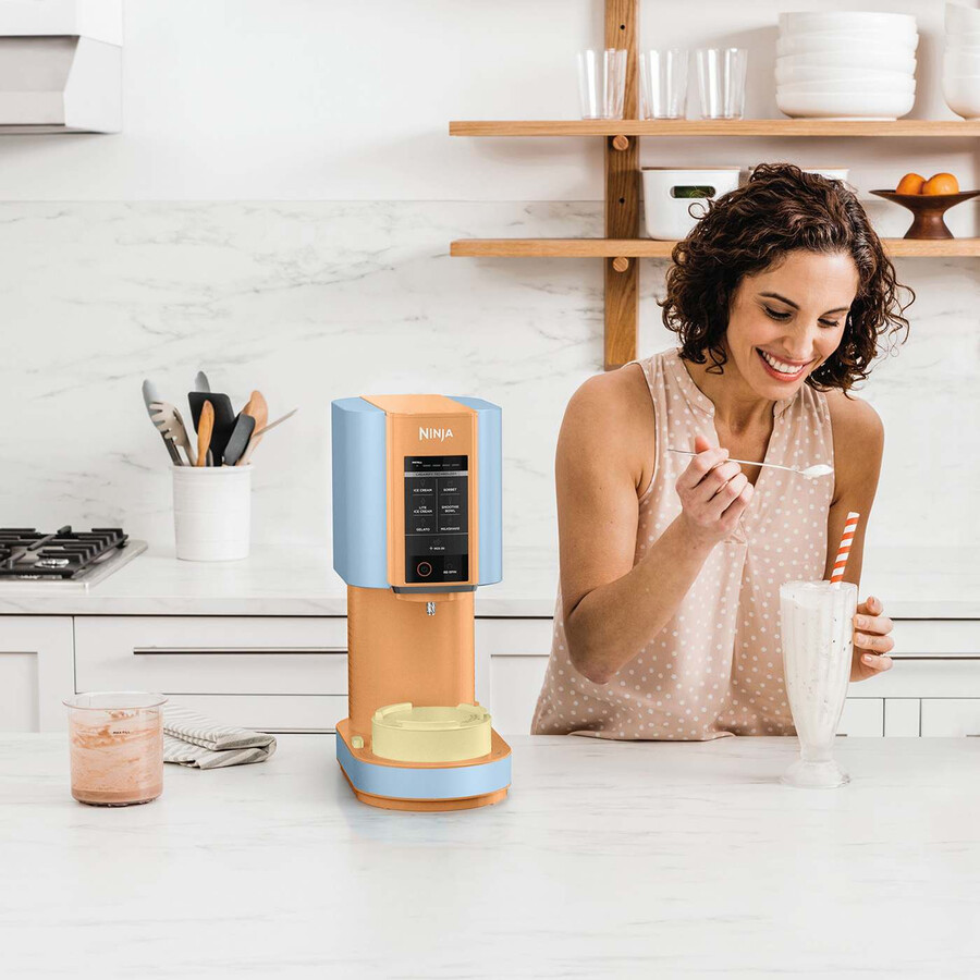 máquina para hacer helados y postres helados ninja creami - arándanos y albaricoques azucarados nc300ukaopl