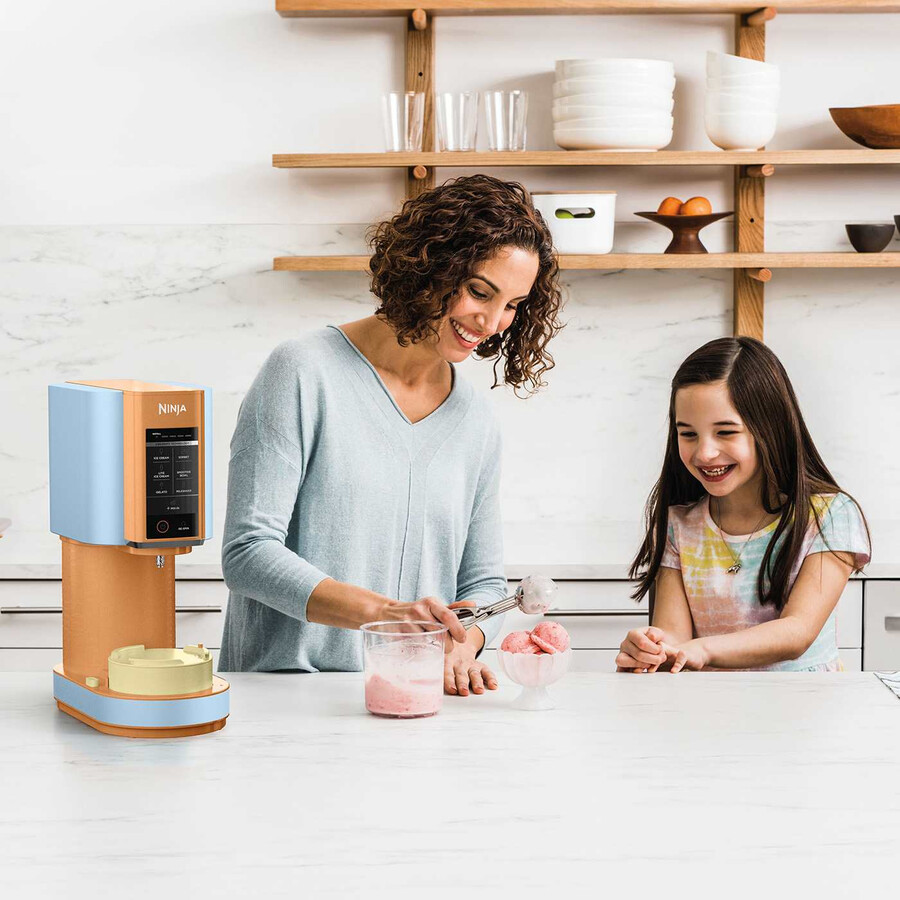 máquina para hacer helados y postres helados ninja creami - arándanos y albaricoques azucarados nc300ukaopl