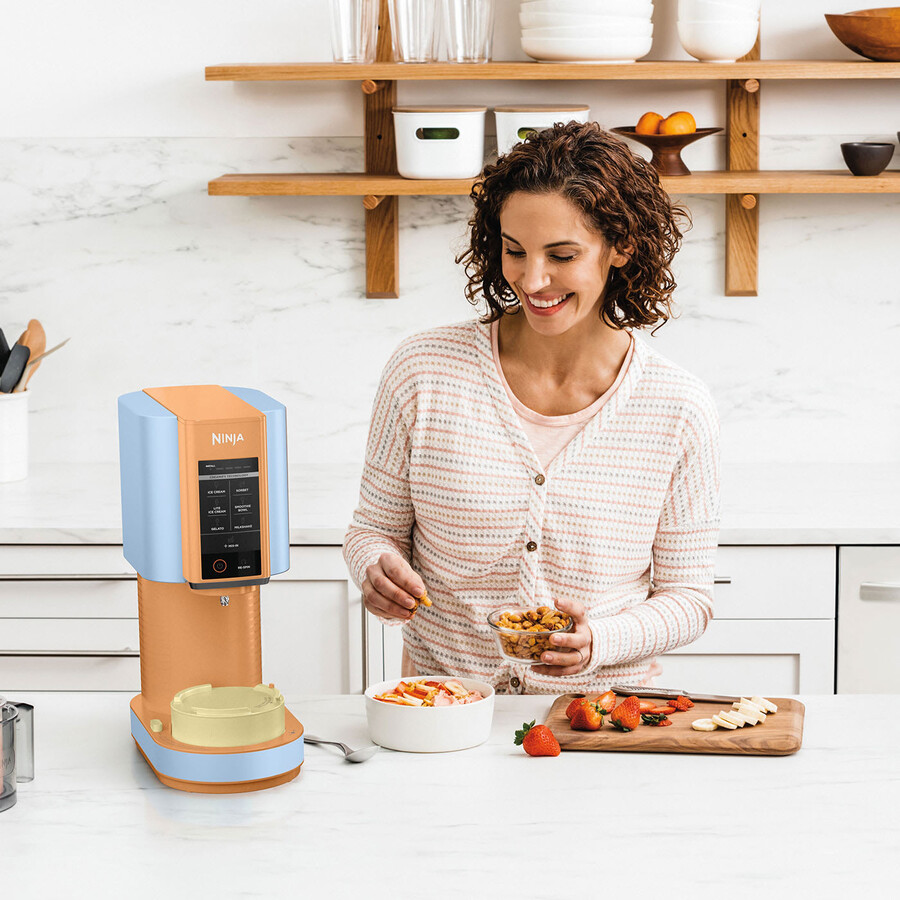 máquina para hacer helados y postres helados ninja creami - arándanos y albaricoques azucarados nc300ukaopl