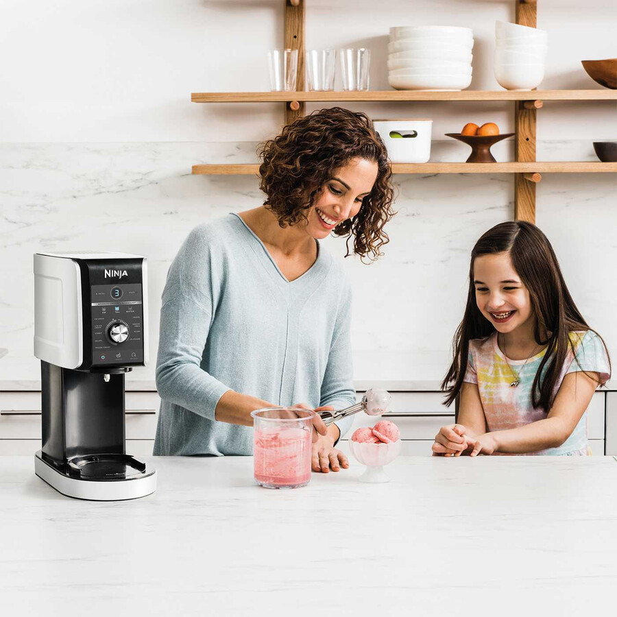máquina para hacer helados y bebidas congeladas ninja creami deluxe 10 en 1 paquete de 4