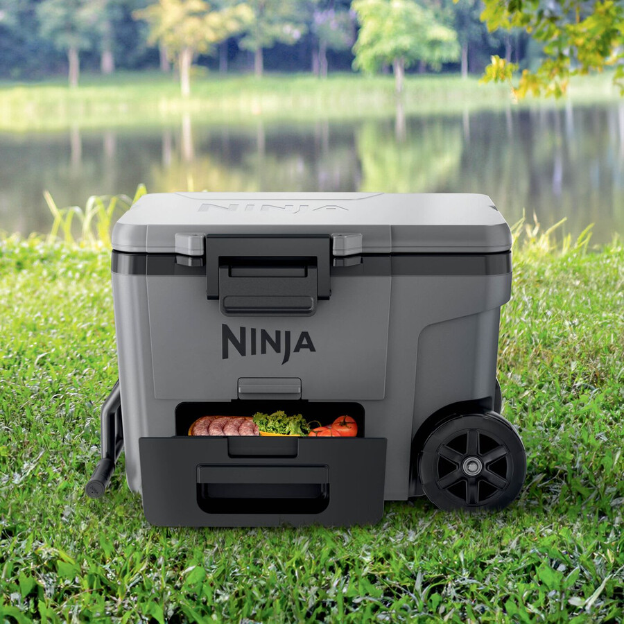 nevera portátil ninja frostvault de 45 cuartos42 litros con ruedas y zona seca gris pizarra fb245ukgy