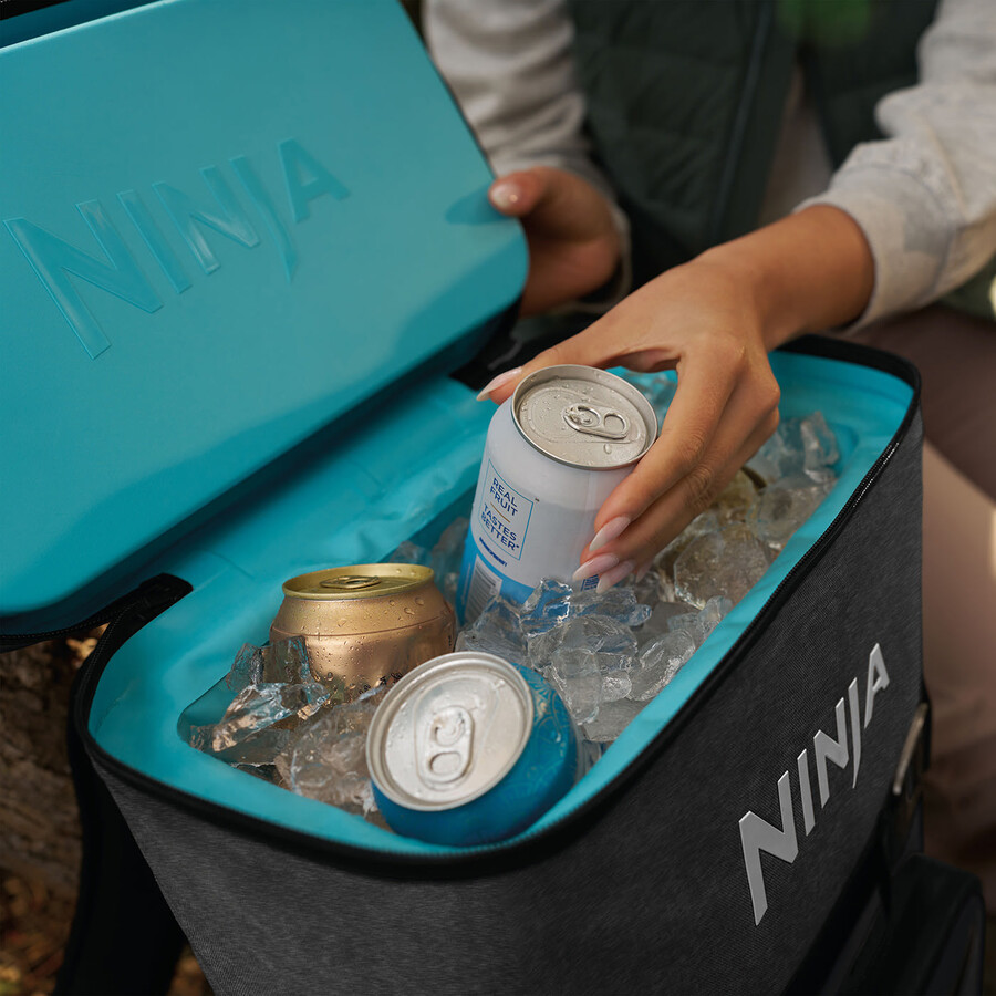 mochila térmica ninja frostvault go de 17 litros y 24 latas - gris carbón