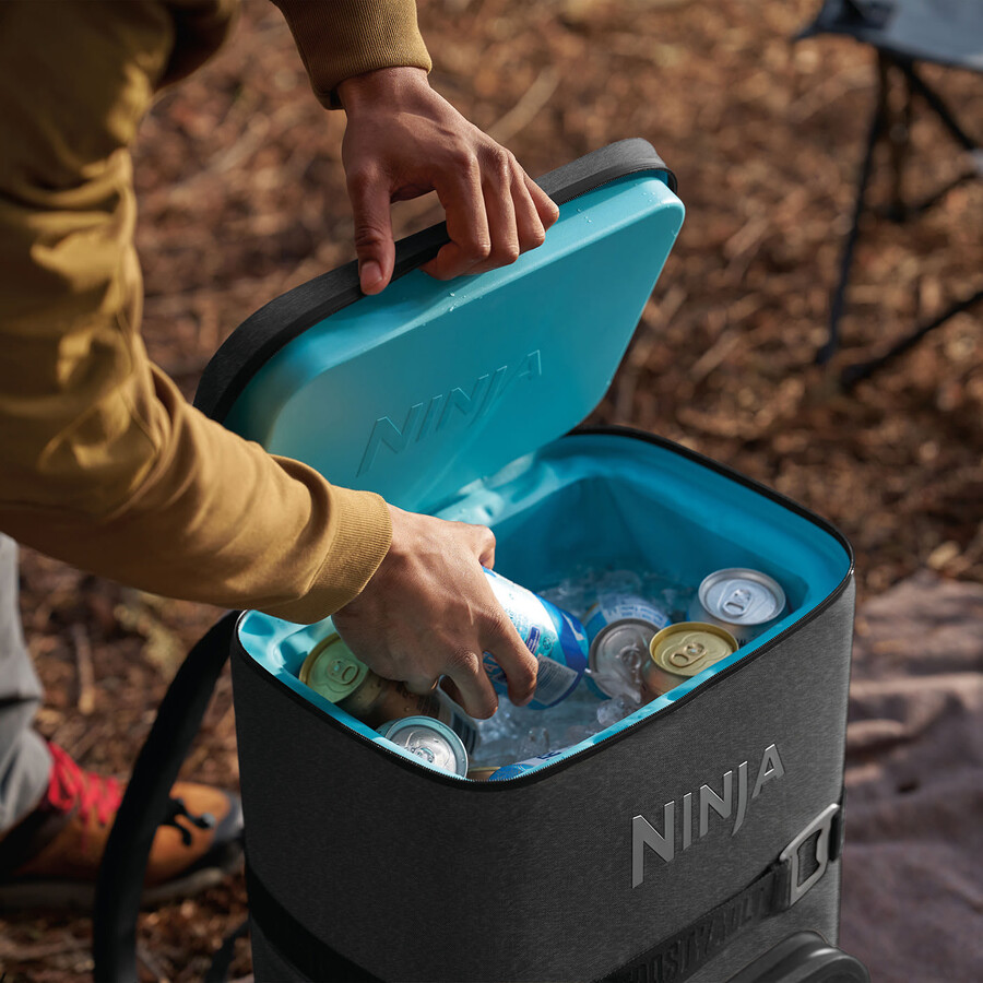 mochila térmica ninja frostvault go de 23 litros y 36 latas - gris carbón
